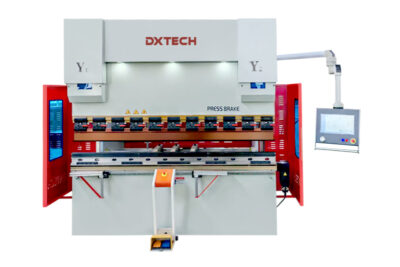 Máquina plegadora CNC